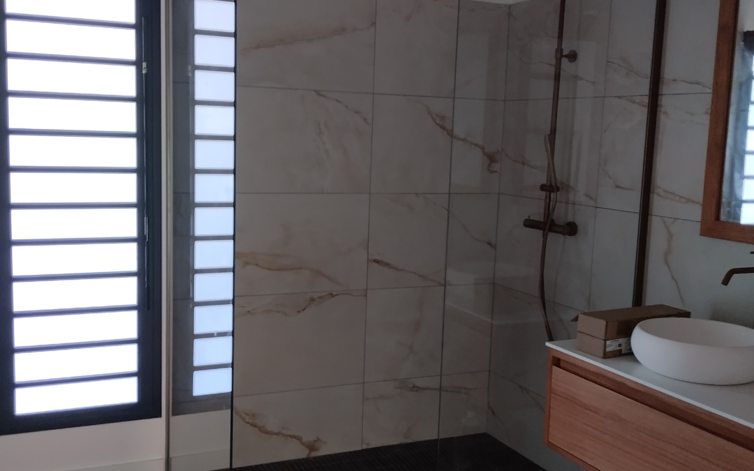 Sécurité et esthétisme pour vos parois de douche